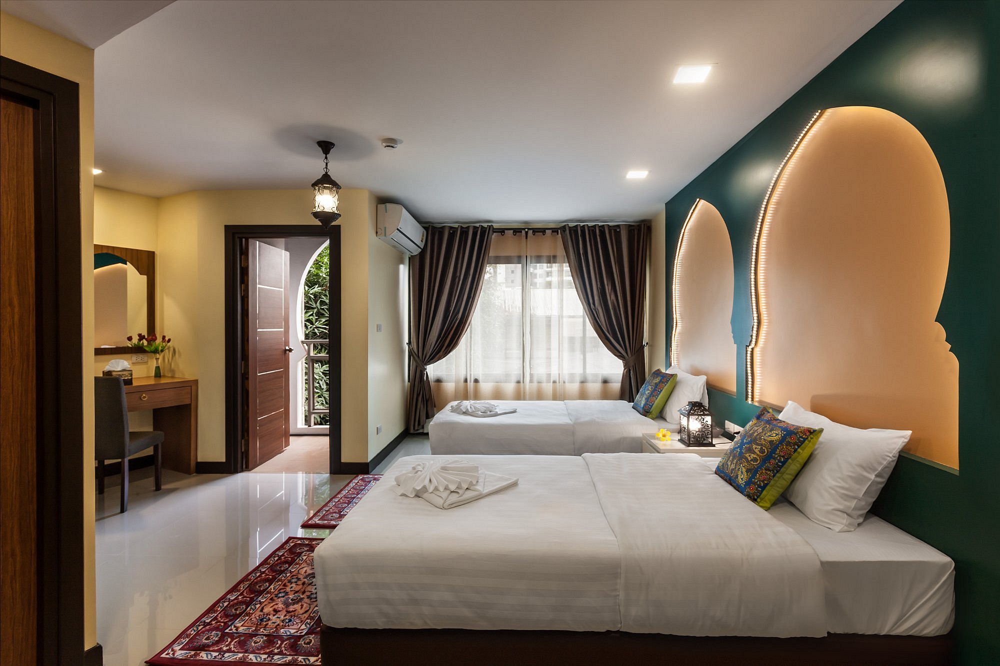 Deluxe Twin Room With Balcony